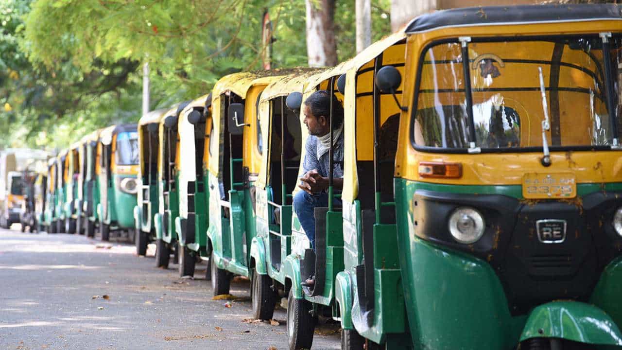 Auto fare hike: ಆಟೋ ಪ್ರಯಾಣಿಕರಿಗೆ ಶಾಕ್! ಬೆಂಗಳೂರಲ್ಲಿ ಇಂದಿನಿಂದ ಮೀಟರ್ ದರ ಏರಿಕೆ Auto fare hike: ಆಟೋ ಪ್ರಯಾಣಿಕರಿಗೆ ಶಾಕ್! ಬೆಂಗಳೂರಲ್ಲಿ ಇಂದಿನಿಂದ ಮೀಟರ್ ದರ ಏರಿಕೆ