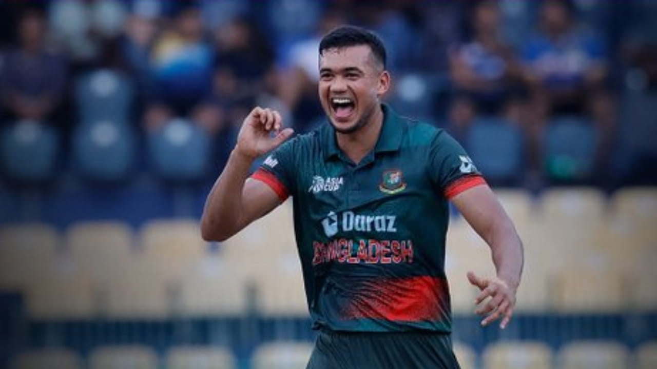 ಬಾಂಗ್ಲಾದೇಶ ತಂಡ: ಲಿಟ್ಟನ್ ದಾಸ್ (ನಾಯಕ), ತಂಜಿದ್ ಹಸನ್, ಪರ್ವೇಜ್ ಹೊಸೈನ್ ಎಮನ್, ಸೈಫ್ ಹಸನ್, ತೌಹಿದ್ ಹೃದಯ್, ಝಾಕರ್ ಅಲಿ, ಶಮೀಮ್ ಹೊಸೈನ್, ಕಾಜಿ ನೂರುಲ್ ಹಸನ್ ಸೋಹನ್, ಸಾಕಿಬ್ ಮಹೇದಿ ಹಸನ್, ರಿಶಾದ್ ಹೊಸೈನ್, ನಸುಮ್ ಅಹ್ಮದ್, ಮುಸ್ತಾಫಿಜುರ್ ರಹಮಾನ್, ತನ್ಜಿ ಶೈಫ್ ಉದ್ದೀನ್. ಸ್ಟ್ಯಾಂಡ್ಬೈ- ಸೌಮ್ಯ ಸರ್ಕಾರ್, ಮೆಹದಿ ಹಸನ್ ಮಿರಾಜ್, ತನ್ವೀರ್ ಅಹ್ಮದ್ ಮತ್ತು ಹಸನ್ ಮಹಮೂದ್.