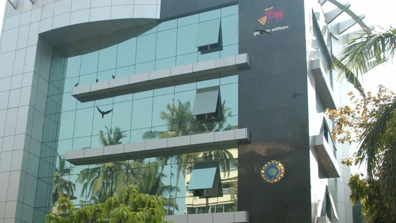 BCCI: ಖಾಲಿಯಿರುವ 7 ಹುದ್ದೆಗಳಿಗೆ ಅರ್ಜಿ ಆಹ್ವಾನಿಸಿದ ಬಿಸಿಸಿಐ; 90 ಲಕ್ಷ ರೂ. ವೇತನ BCCI: ಖಾಲಿಯಿರುವ 7 ಹುದ್ದೆಗಳಿಗೆ ಅರ್ಜಿ ಆಹ್ವಾನಿಸಿದ ಬಿಸಿಸಿಐ; 90 ಲಕ್ಷ ರೂ. ವೇತನ