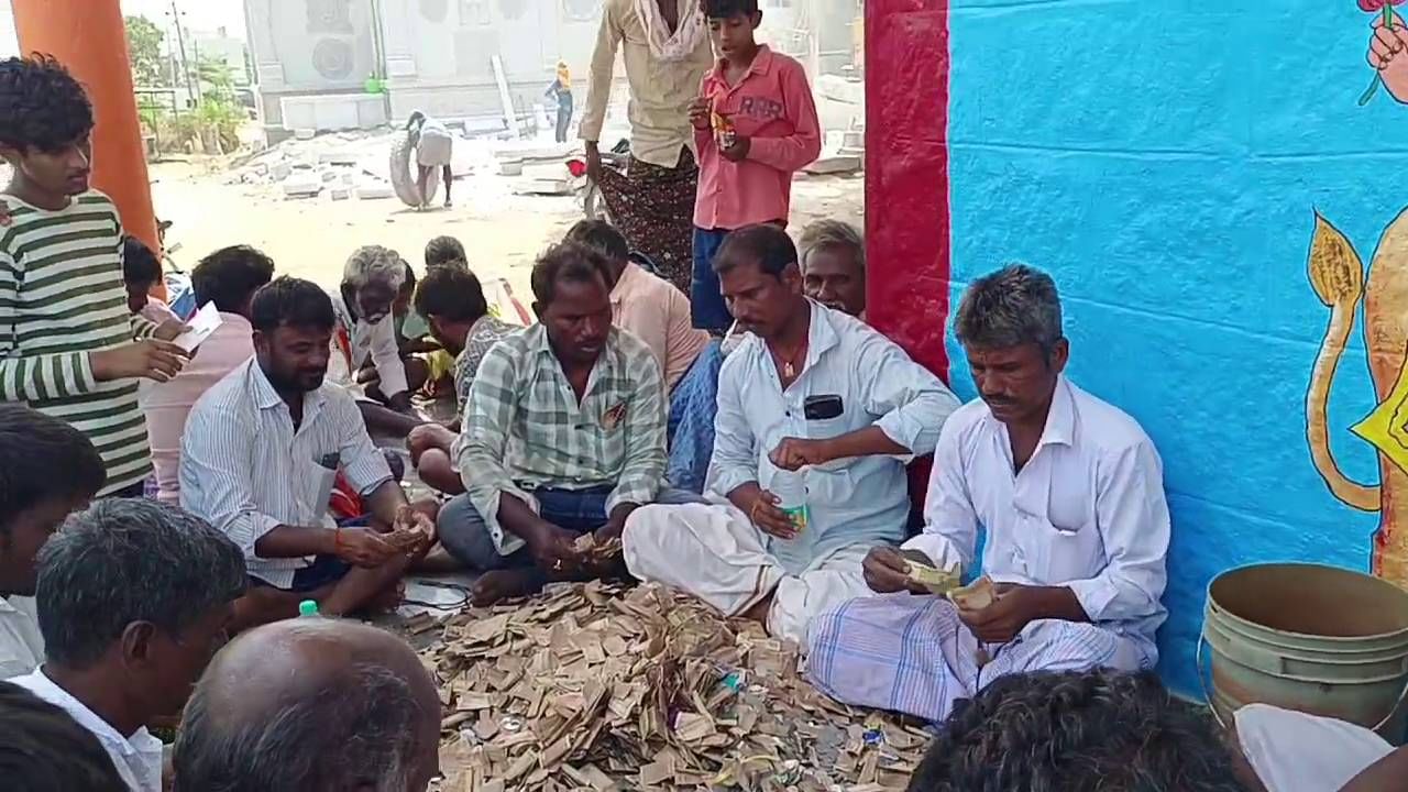 ಭಿಕ್ಷುಕನು ರಾಯಚೂರ್‌ನ ದೇವಾಲಯಕ್ಕೆ 1.5 ಲಕ್ಷ ದಾನ ಮಾಡಿದನು (2)