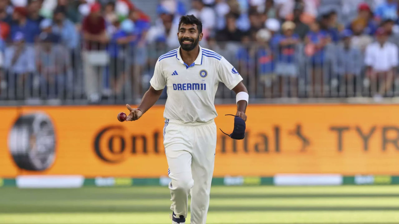 ಉಳಿದಂತೆ ಐಸಿಸಿ ಟೆಸ್ಟ್ ಬೌಲಿಂಗ್ ಶ್ರೇಯಾಂಕದಲ್ಲಿ ಭಾರತದ ಜಸ್ಪ್ರಿತ್ ಬುಮ್ರಾ ಮೊದಲ ಸ್ಥಾನದಲ್ಲಿದ್ದರೆ, ದಕ್ಷಿಣ ಆಫ್ರಿಕಾದ ಕಗಿಸೊ ರಬಾಡ ಎರಡನೇ ಸ್ಥಾನದಲ್ಲಿದ್ದಾರೆ. ಇವರ ಜೊತೆಗೆ ಇಂಗ್ಲೆಂಡ್‌ನ ವೇಗಿ ಗಸ್ ಅಟ್ಕಿನ್ಸನ್ ಓವಲ್ ಟೆಸ್ಟ್ ಪಂದ್ಯದಲ್ಲಿ 8 ವಿಕೆಟ್‌ಗಳನ್ನು ಕಬಳಿಸಿ ಮೊದಲ ಬಾರಿಗೆ ಟಾಪ್ 10 ರಲ್ಲಿ ತಮ್ಮ ಸ್ಥಾನವನ್ನು ಖಚಿತಪಡಿಸಿಕೊಂಡಿದ್ದಾರೆ. ಹಾಗೆಯೇ ಜೋಶ್ ಟಂಗ್ ಕೂಡ ಎಂಟು ವಿಕೆಟ್‌ಗಳನ್ನು ಕಬಳಿಸಿ ಈಗ 46 ನೇ ಸ್ಥಾನಕ್ಕೆ ತಲುಪಿದ್ದಾರೆ.