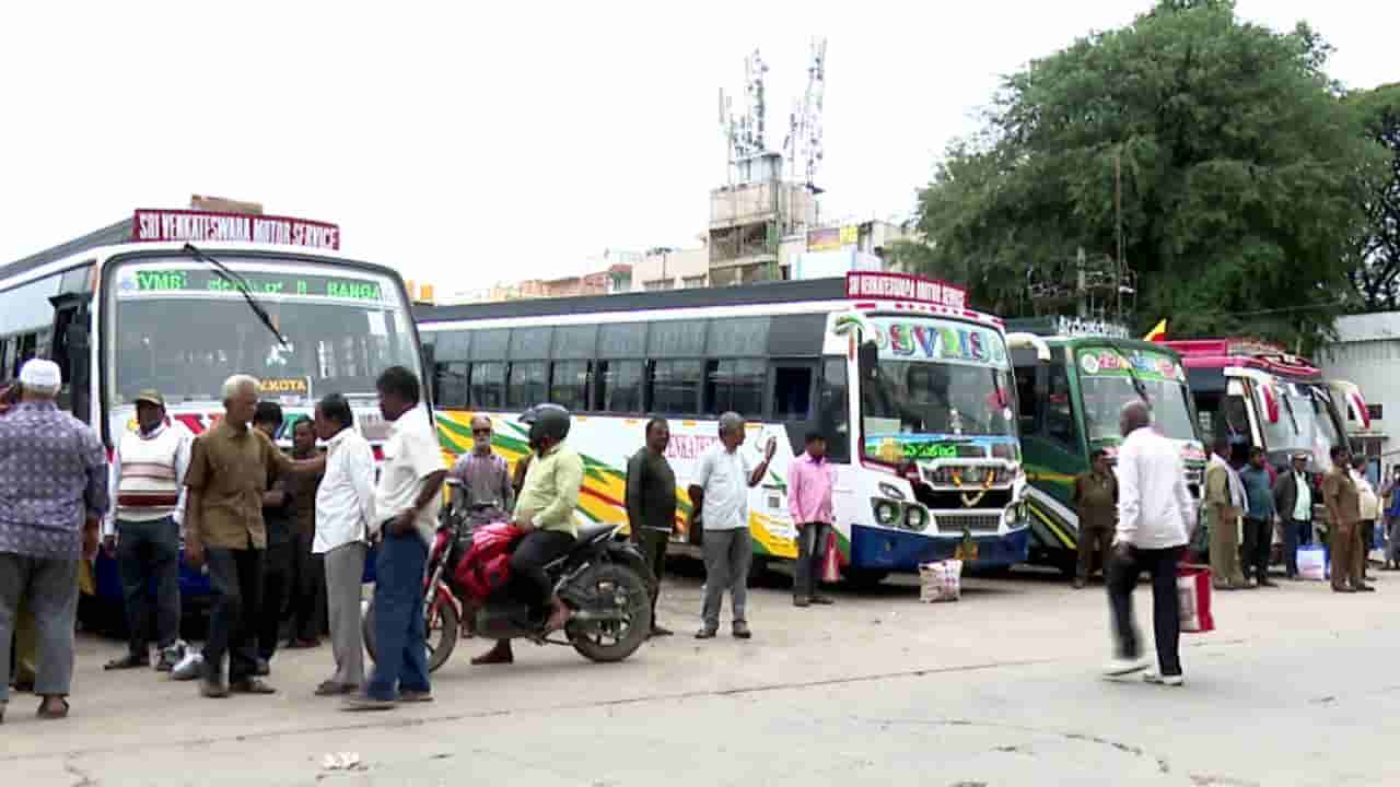 ಖಾಸಗಿ ಬಸ್ಗಳಲ್ಲಿ ಕನ್ನಡ ಮಾಯ! ಕನ್ನಡ ಅಭಿವೃದ್ಧಿ ಪ್ರಾಧಿಕಾರ ಆಕ್ರೋಶ, ಕ್ರಮಕ್ಕೆ ಆಗ್ರಹ