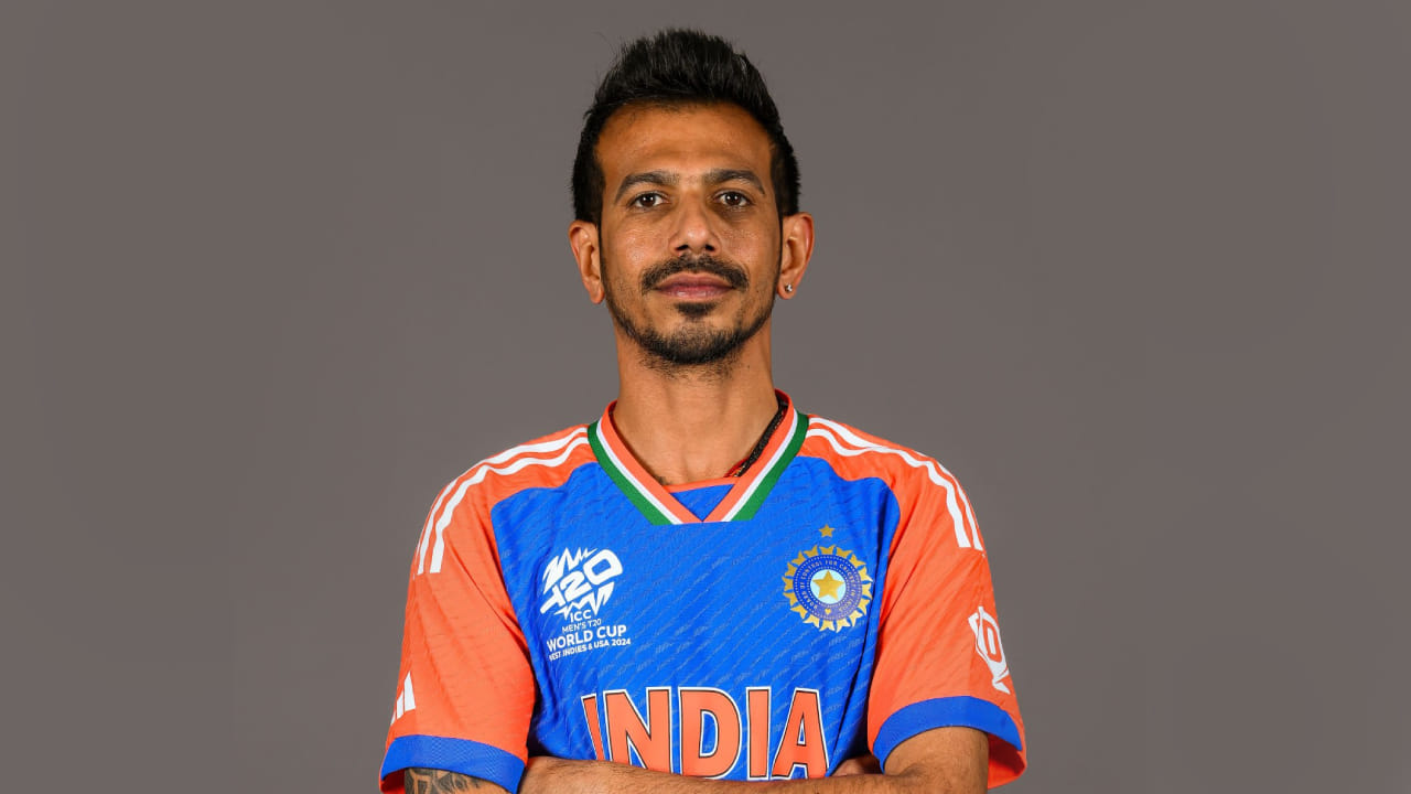 ಯುಜ್ವೇಂದ್ರ ಚಹಲ್: 2024ರ ಟಿ20 ವಿಶ್ವಕಪ್​ನಲ್ಲಿ ಯುಜ್ವೇಂದ್ರ ಚಹಲ್ ಸ್ಪಿನ್ನರ್ ಆಗಿ ಸ್ಥಾನ ಪಡೆದಿದ್ದರು. ಇದಾಗ್ಯೂ ಅವರಿಗೆ ಒಂದೇ ಒಂದು ಪಂದ್ಯದಲ್ಲಿ ಕಣಕ್ಕಿಳಿಯಲು ಅವಕಾಶ ಸಿಕ್ಕಿರಲಿಲ್ಲ. ಅಲ್ಲದೆ 2023ರ ಬಳಿಕ ಚಹಲ್ ಭಾರತದ ಪರ ಯಾವುದೇ ಟಿ20 ಪಂದ್ಯವಾಡಿಲ್ಲ. ಇದೀಗ ಏಷ್ಯಾಕಪ್ ತಂಡದಲ್ಲೂ ಸ್ಥಾನ ಪಡೆಯುವಲ್ಲಿ ವಿಫಲರಾಗಿದ್ದಾರೆ.
