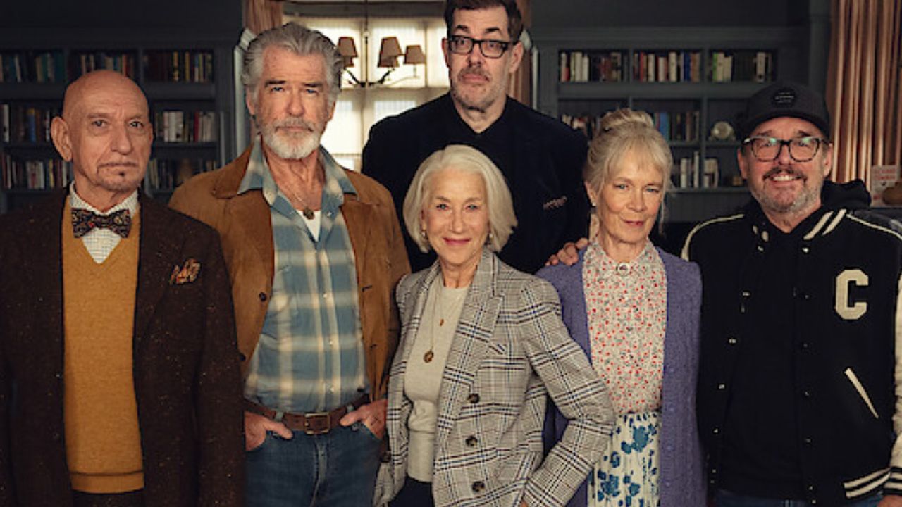 ಖ್ಯಾತ ಕಾದಂಬರಿ ಆಧರಿತ ಇಂಗ್ಲೀಷ್ ಸಿನಿಮಾ ‘ಥರ್ಸ್ ಡೇ ಮರ್ಡರ್ ಕ್ಲಬ್’ ಈ ವಾರ ನೆಟ್ಫ್ಲಿಕ್ಸ್ನಲ್ಲಿ ಬಿಡುಗಡೆ ಆಗಿದೆ. ಹೆಸರೇ ಹೇಳುವಂತೆ ಇದೊಂದು ಮರ್ಡರ್ ಮಿಸ್ಟರಿ ಕತೆಯಾಗಿದೆ.