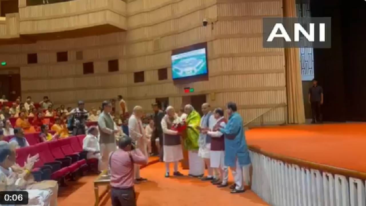 Video: ಎನ್​​ಡಿಎ ಉಪರಾಷ್ಟ್ರಪತಿ ಅಭ್ಯರ್ಥಿ ಸಿಪಿ ರಾಧಾಕೃಷ್ಣನ್ ಅವರನ್ನು ಸನ್ಮಾನಿಸಿದ ಪ್ರಧಾನಿ ಮೋದಿ