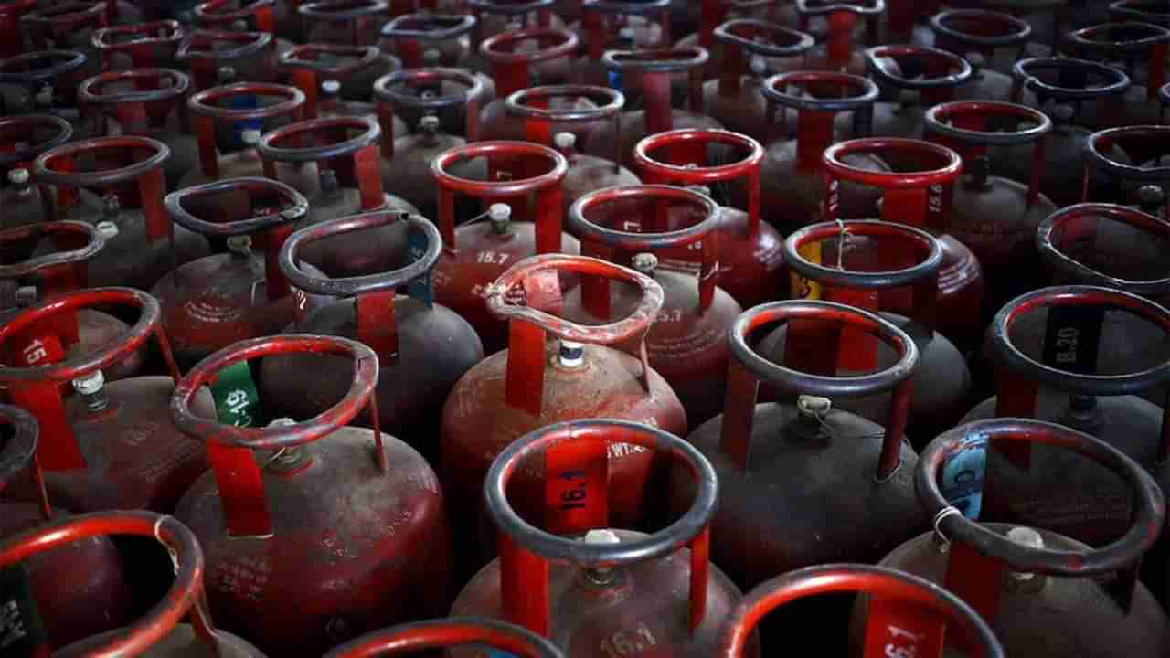 LPG Cylinder Price: ವಾಣಿಜ್ಯ ಬಳಕೆಯ ಎಲ್ಪಿಜಿ ಸಿಲಿಂಡರ್ ಬೆಲೆ ಇಳಿಕೆ