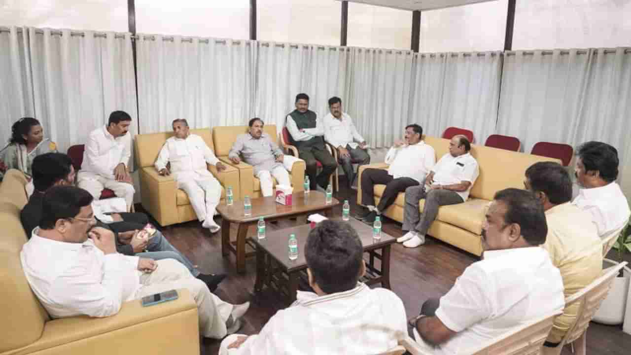 ಒಳ ಮೀಸಲಾತಿ ಜಾರಿ ಸಂದರ್ಭದಲ್ಲಿ ಒಗ್ಗಟ್ಟಾಗಿರಲು ದಲಿತ ಸಚಿವ, ಶಾಸಕರ ಸಭೆಯಲ್ಲಿ ನಿರ್ಧಾರ
