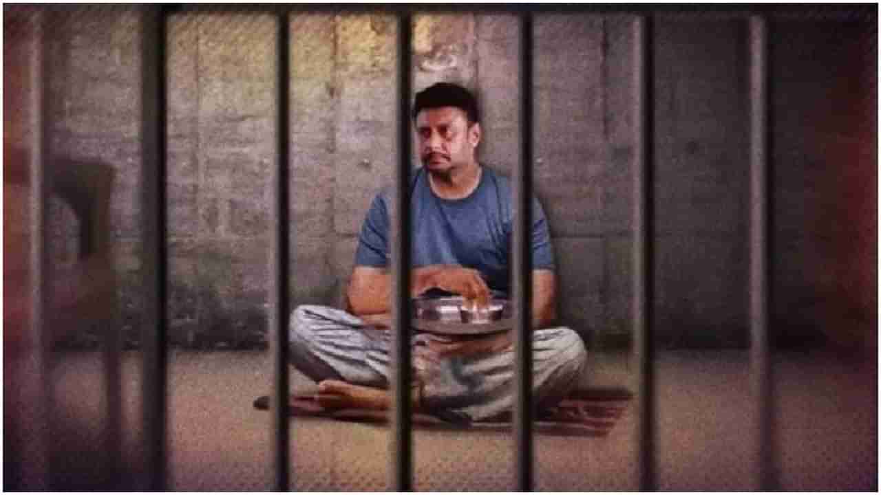 ದರ್ಶನ್​​ಗೆ ಗಲ್ಲು ಶಿಕ್ಷೆ ವಿಧಿಸಬೇಕೆಂದು ಕೋರ್ಟ್​ ಹಾಲ್​​​ಗೆ ನುಗ್ಗಿದ ಅಪರಿಚಿತ ವ್ಯಕ್ತಿ, ಮುಂದೇನಾಯ್ತು?