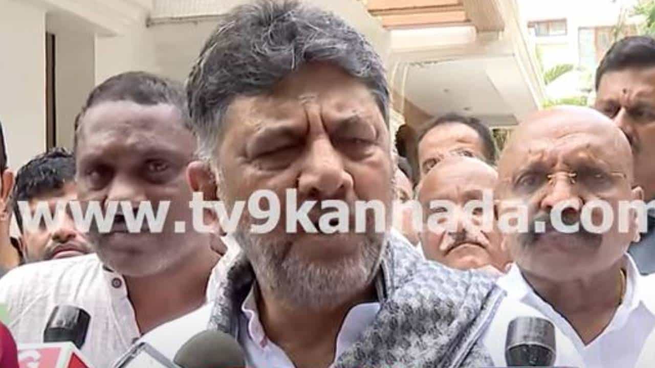 Karnataka Transport Strike; ಸಾರ್ವಜನಿಕ ಸೇವೆಯಲ್ಲಿರುವವರು ಜನರಿಗೆ ತೊಂದರೆಯಾಗದಂತೆ ವರ್ತಿಸಬೇಕು: ಶಿವಕುಮಾರ್ Karnataka Transport Strike; ಸಾರ್ವಜನಿಕ ಸೇವೆಯಲ್ಲಿರುವವರು ಜನರಿಗೆ ತೊಂದರೆಯಾಗದಂತೆ ವರ್ತಿಸಬೇಕು: ಶಿವಕುಮಾರ್