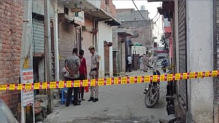 ದೆಹಲಿಯ ಮನೆಯೊಂದರಲ್ಲಿ ತ್ರಿವಳಿ ಕೊಲೆ, ಕಿರಿ ಮಗನ ಮೇಲೆ ಶಂಕೆ