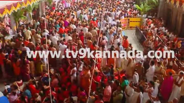 ಮಂತ್ರಾಲಯದಲ್ಲಿ ಇಂದು ರಾಯರ 354ನೇ ಆರಾಧನಾ ಮಹೋತ್ಸವ, ಮಠದ ಆವರಣದಲ್ಲಿ ಸಹಸ್ರಾರು ಭಕ್ತರು ಮಂತ್ರಾಲಯದಲ್ಲಿ ಇಂದು ರಾಯರ 354ನೇ ಆರಾಧನಾ ಮಹೋತ್ಸವ, ಮಠದ ಆವರಣದಲ್ಲಿ ಸಹಸ್ರಾರು ಭಕ್ತರು