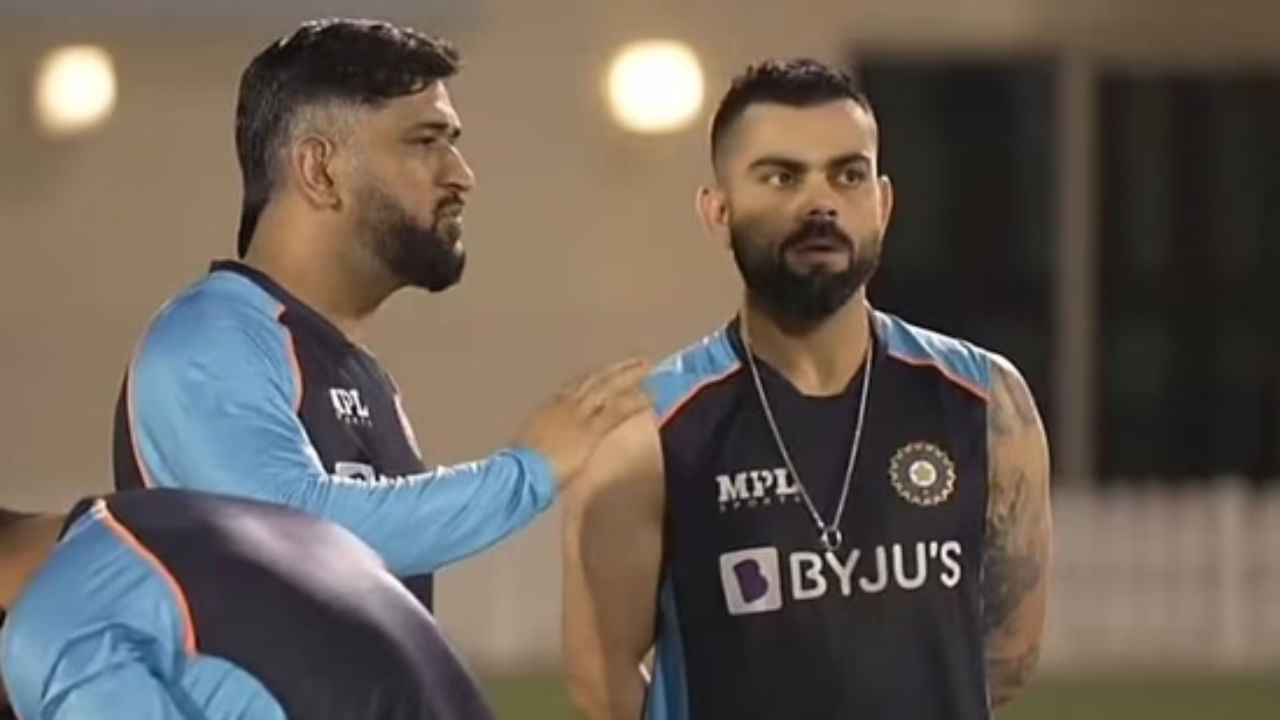 ಮಾಧ್ಯಮ ವರದಿಗಳ ಪ್ರಕಾರ 2026 ರ ಟಿ20 ವಿಶ್ವಕಪ್​ಗೆ ಧೋನಿಯನ್ನು ಟೀಂ ಇಂಡಿಯಾದ ಮೆಂಟರ್​ ಆಗಿ ನೇಮಿಸಲು ಚಿಂತಿಸಿದೆ. ವಾಸ್ತವವಾಗಿ ಧೋನಿ ಈ ಹುದ್ದೆಯಲ್ಲಿ ಕಾಣಿಸಿಕೊಳ್ಳುತ್ತಿರುವುದು ಇದೇ ಮೊದಲಲ್ಲ. ಇದಕ್ಕೂ ಮುನ್ನ ಅಂದರೆ 2021 ರಲ್ಲಿ ನಡೆದಿದ್ದ ಟಿ20 ವಿಶ್ವಕಪ್​ನಲ್ಲೂ ಧೋನಿ ಮೆಂಟರ್ ಆಗಿ ಕೆಲಸ ಮಾಡಿದ್ದರು. ಆದರೆ ಆ ಆವೃತ್ತಿಯಲ್ಲಿ ಅತ್ಯಂತ ಕಳಪೆ ಪ್ರದರ್ಶನ ನೀಡಿದ್ದ ಟೀಂ ಇಂಡಿಯಾ ಗುಂಪು ಹಂತದಲ್ಲಿ ತನ್ನ ಪ್ರಯಾಣ ಮುಗಿಸಿತ್ತು.