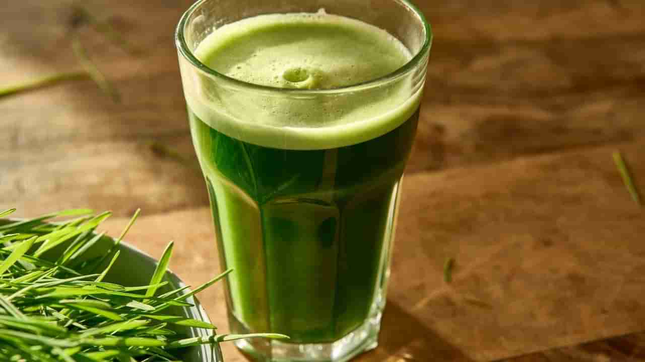 ಗಾಯ ಬೇಗ ಗುಣ ಆಗಲ್ವಾ? ಚಿಂತೆ ಮಾಡಬೇಡಿ ವಾರಕೊಮ್ಮೆ ಮನೆಯಲ್ಲಿಯೇ ಸಿಗುವ ಈ ಹುಲ್ಲಿನ ಜ್ಯೂಸ್ ಕುಡಿಯಿರಿ