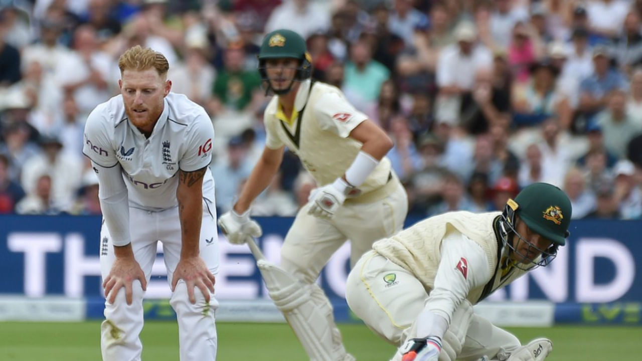 ಈ ಸರಣಿಯೂ ಭಾರತದ ನೆಲದಲ್ಲಿ ನಡೆಯಲಿದೆ. ಈ ಎರಡೂ ಸರಣಿಗಳನ್ನು ಗೆಲ್ಲುವ ಮೂಲಕ ಟೀಂ ಇಂಡಿಯಾ ಪಾಯಿಂಟ್ಸ್ ಪಟ್ಟಿಯಲ್ಲಿ ಮುನ್ನಡೆ ಸಾಧಿಸುವ ಅವಕಾಶವನ್ನು ಹೊಂದಿರುತ್ತದೆ. ಇಂಗ್ಲೆಂಡ್ ಬಗ್ಗೆ ಹೇಳುವುದಾದರೆ, ಆಂಗ್ಲ ಪಡೆ ಈಗ ನೇರವಾಗಿ ಆಸ್ಟ್ರೇಲಿಯಾ ಪ್ರವಾಸ ಕೈಗೊಳ್ಳಲಿದೆ. ಅಲ್ಲಿ ನವೆಂಬರ್ 21 ರಿಂದ ಎರಡೂ ತಂಡಗಳ ನಡುವೆ 5ಪಂದ್ಯಗಳ ಆಶಸ್ ಟೆಸ್ಟ್ ಸರಣಿ ಪ್ರಾರಂಭವಾಗಲಿದೆ.
