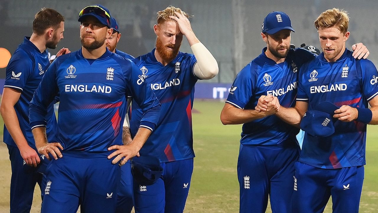 ಇದಕ್ಕೂ ಮೊದಲು ಈ ಭರ್ಜರಿ ದಾಖಲೆ ಇಂಗ್ಲೆಂಡ್ ತಂಡದ ಹೆಸರಿನಲ್ಲಿತ್ತು. 3+ ಪಂದ್ಯಗಳ ಏಕದಿನ ಸರಣಿಯಲ್ಲಿ ಆಸ್ಟ್ರೇಲಿಯಾ ತಂಡವನ್ನು 8 ಬಾರಿ ಸೋಲಿಸಿ ಆಂಗ್ಲರು ಭರ್ಜರಿ ದಾಖಲೆ ನಿರ್ಮಿಸಿದ್ದರು. ಇಂಗ್ಲೆಂಡ್ ತಂಡ ಬರೆದಿದ್ದ ಈ ದಾಖಲೆಯನ್ನು ಮುರಿಯುವಲ್ಲಿ ಕೊನೆಗೂ ಸೌತ್ ಆಫ್ರಿಕಾ ತಂಡ ಯಶಸ್ವಿಯಾಗಿದೆ.