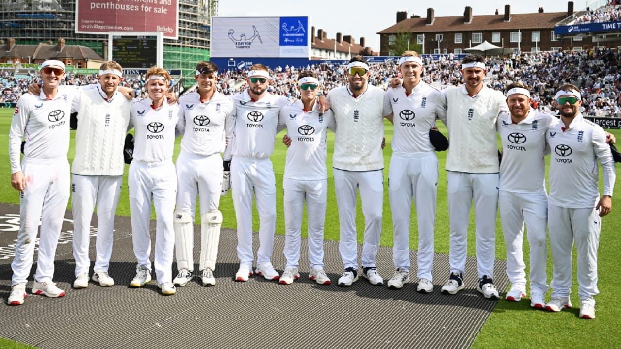 ಭಾರತ ಮತ್ತು ಇಂಗ್ಲೆಂಡ್ ನಡುವಣ 5ನೇ ಟೆಸ್ಟ್ ಪಂದ್ಯವು ಲಂಡನ್ನ ಕೆನ್ನಿಂಗ್ಟನ್ ಓವಲ್ ಮೈದಾನದಲ್ಲಿ ನಡೆಯುತ್ತಿದೆ. ಈ ಪಂದ್ಯದ ಮೂರನೇ ದಿನದಾಟದಂದು ಇಂಗ್ಲೆಂಡ್, ತಂಡದಲ್ಲಿರದ ಆಟಗಾರನನ್ನು ಮೈದಾನಕ್ಕಿಳಿಸಿ ಎಲ್ಲರನ್ನು ಅಚ್ಚರಿಗೊಳಿಸಿದ್ದಾರೆ. ಅಂದರೆ 15 ಸದಸ್ಯರ ತಂಡದಲ್ಲಿ ಇರದ ಆಟಗಾರನನ್ನು ಫೀಲ್ಡಿಂಗ್ಗೆ ಇಳಿಸಿದ್ದರು.