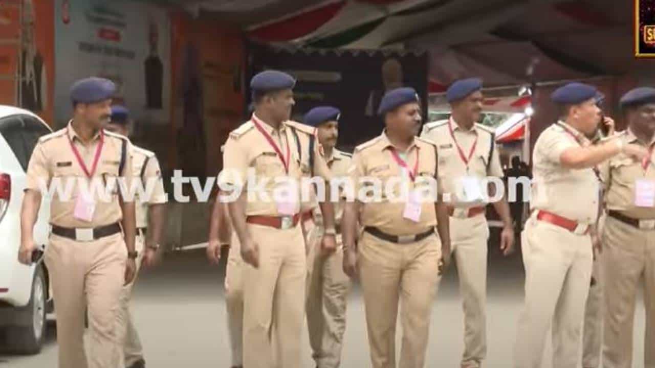 ನಾಳೆ ಬೆಂಗಳೂರುಗೆ ಬರಲಿದ್ದಾರೆ ಪ್ರಧಾನ ಮಂತ್ರಿ ನರೇಂದ್ರ ಮೋದಿ, ಹೇಗಿದೆ ಸಿದ್ಧತೆ ಮತ್ತು ಭದ್ರತಾ ವ್ಯವಸ್ಥೆ? ನಾಳೆ ಬೆಂಗಳೂರುಗೆ ಬರಲಿದ್ದಾರೆ ಪ್ರಧಾನ ಮಂತ್ರಿ ನರೇಂದ್ರ ಮೋದಿ, ಹೇಗಿದೆ ಸಿದ್ಧತೆ ಮತ್ತು ಭದ್ರತಾ ವ್ಯವಸ್ಥೆ?