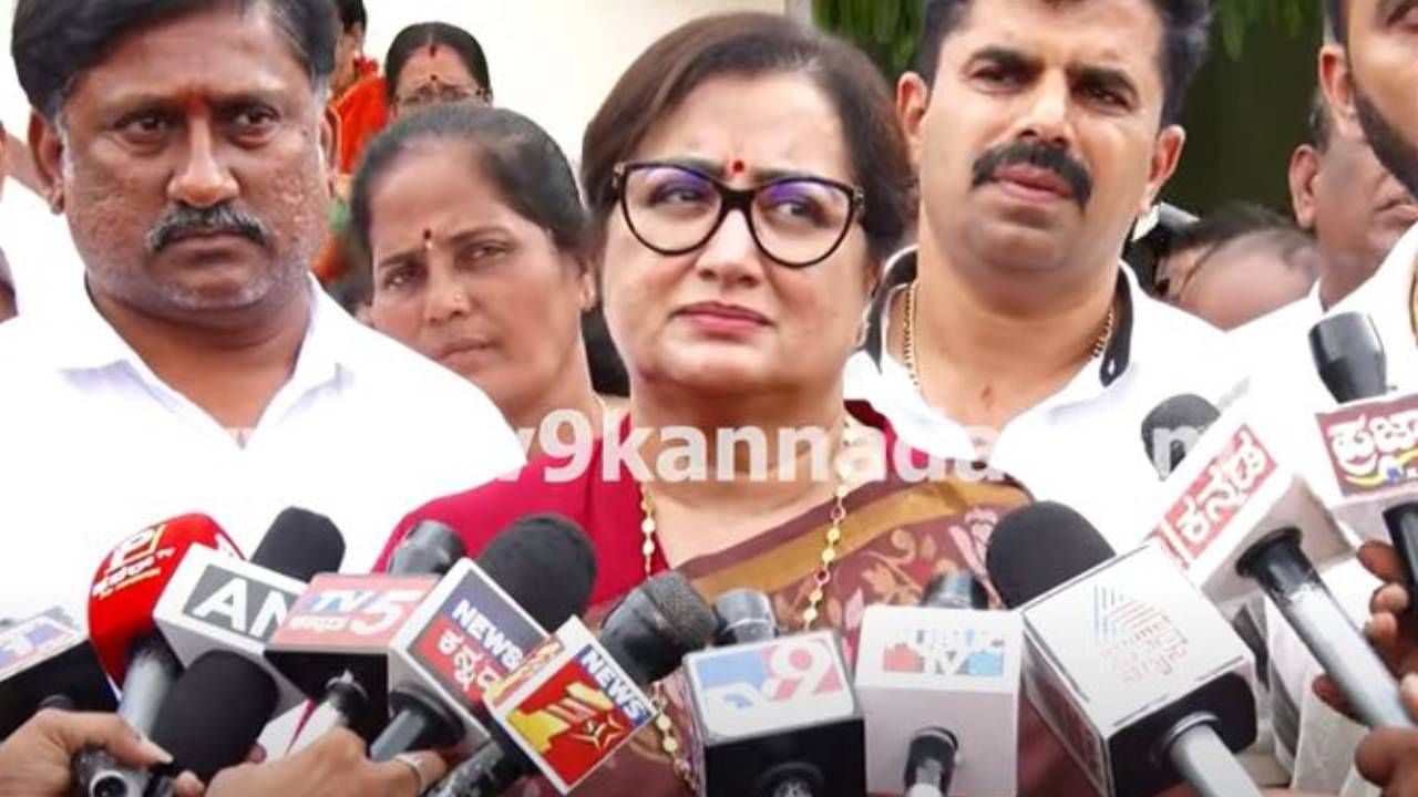 ಪ್ರಜ್ವಲ್ ತಪ್ಪಿತಸ್ಥ ಅಂತ ಕೋರ್ಟ್ ತೀರ್ಪು ನೀಡಿದ ಬಳಿಕ ತಾನು ಹೇಳೋದೇನಿರುತ್ತದೆ? ಸುಮಲತಾ ಅಂಬರೀಶ್