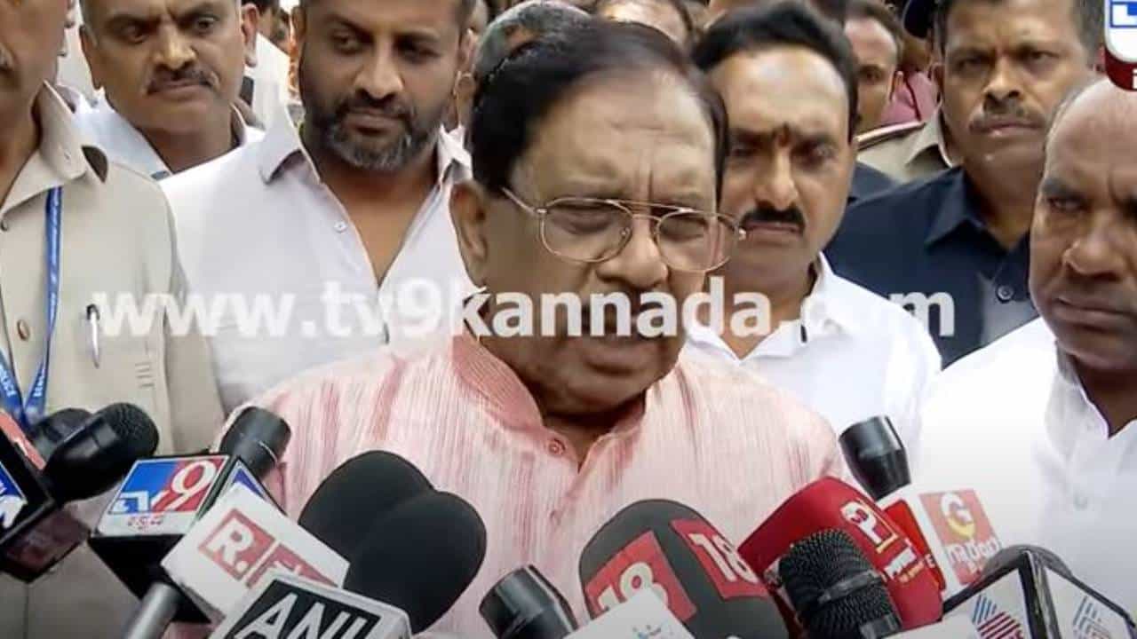 Karnataka Transport Strike; ರಾಜ್ಯದಲ್ಲಿ ಇದುವರೆಗೆ ಯಾವುದೇ ಅಹಿತಕರ ಘಟನೆ ಜರುಗಿಲ್ಲ: ಜಿ ಪರಮೇಶ್ವರ್ Karnataka Transport Strike; ರಾಜ್ಯದಲ್ಲಿ ಇದುವರೆಗೆ ಯಾವುದೇ ಅಹಿತಕರ ಘಟನೆ ಜರುಗಿಲ್ಲ: ಜಿ ಪರಮೇಶ್ವರ್