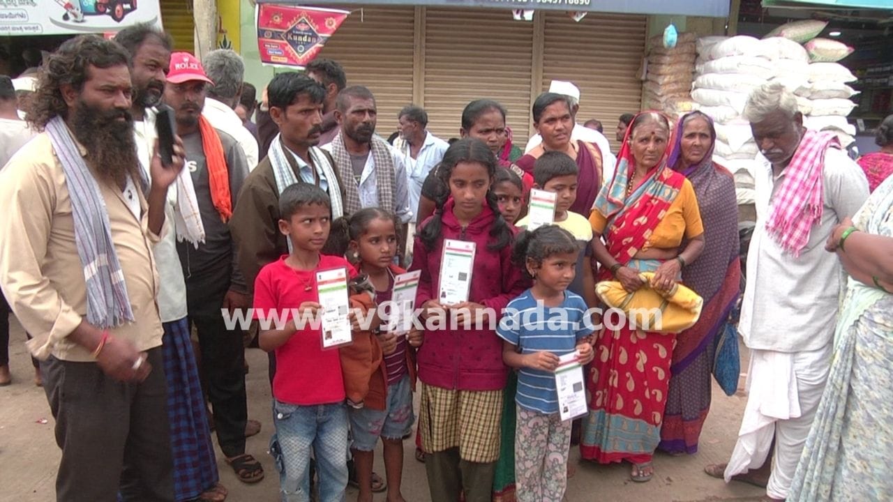 ಗದಗದಲ್ಲಿ ಇನ್ನೂ ನಿಂತಿಲ್ಲ ಯೂರಿಯಾ ಕೊರತೆ ಗೋಳು: ಗೊಬ್ಬರ ಸಿಗದೇ ಕೊಳೆಯುತ್ತಿವೆ ಬೆಳೆಗಳು