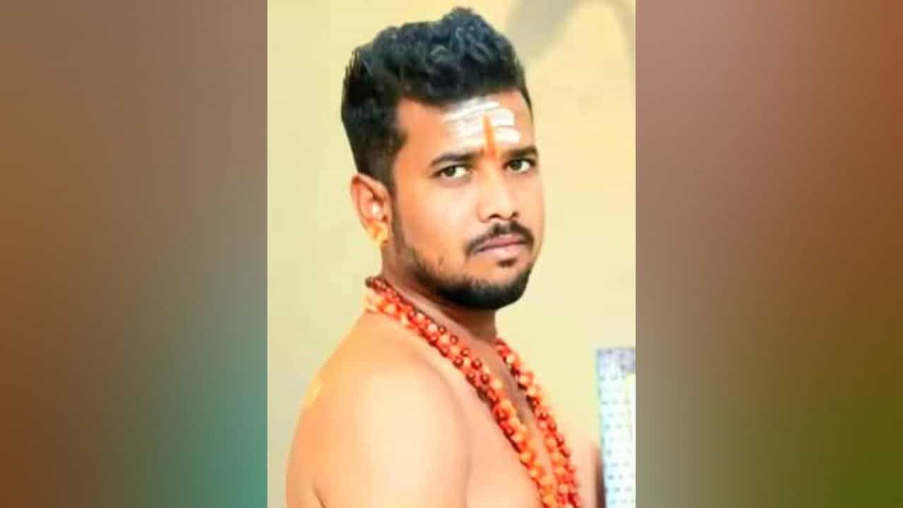ಕೊಪ್ಪಳ: ಕೊಲೆಯಾದ ಗವಿಸಿದ್ದಪ್ಪ ಸೇರಿದಂತೆ ನಾಲ್ವರ ವಿರುದ್ಧ ಪೋಕ್ಸೋ ಕೇಸ್ ಕೊಪ್ಪಳ: ಕೊಲೆಯಾದ ಗವಿಸಿದ್ದಪ್ಪ ಸೇರಿದಂತೆ ನಾಲ್ವರ ವಿರುದ್ಧ ಪೋಕ್ಸೋ ಕೇಸ್