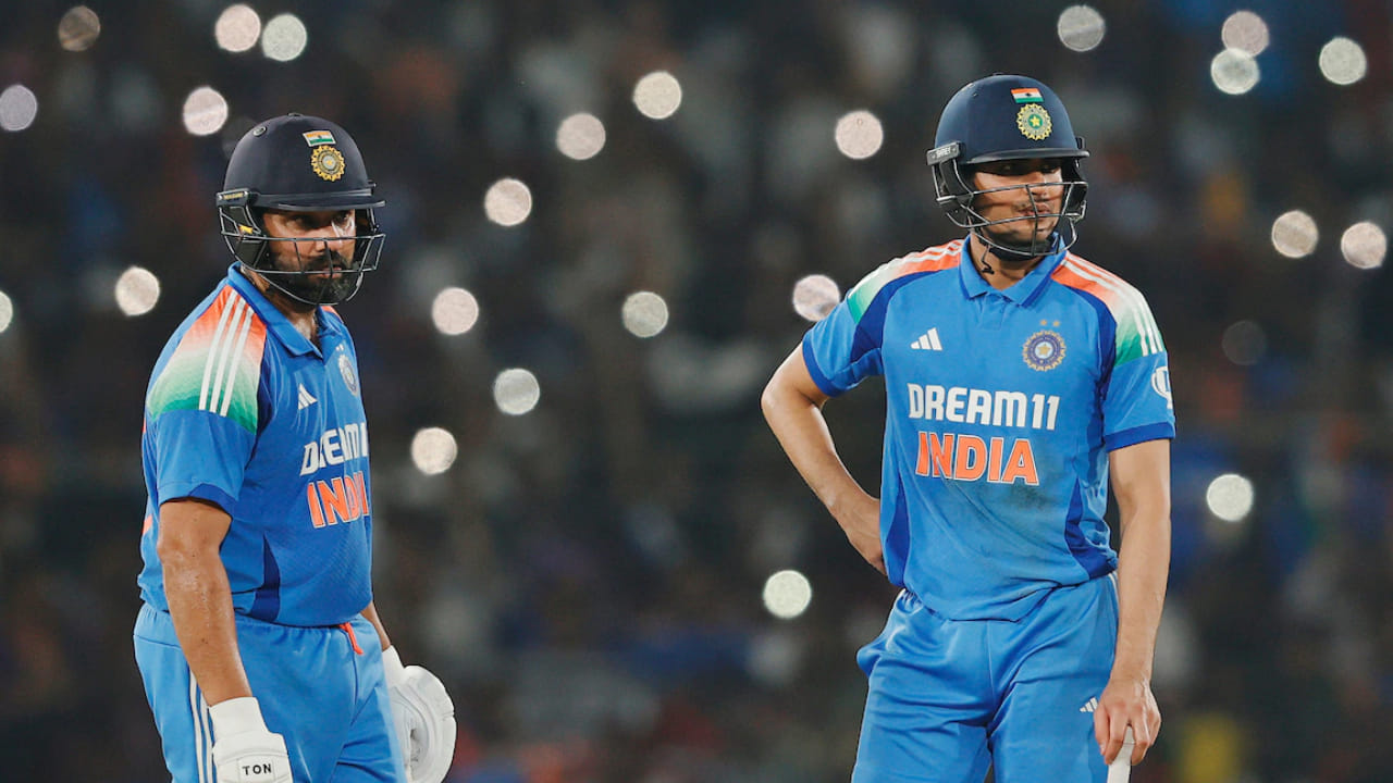 ಆದಾಗ್ಯೂ 2025 ರ ಚಾಂಪಿಯನ್ಸ್ ಟ್ರೋಫಿಯಲ್ಲಿ ಗಮನಾರ್ಹ ಪ್ರದರ್ಶನ ನೀಡಿದ್ದ ಶುಭ್​ಮನ್ ಗಿಲ್ 5 ಪಂದ್ಯಗಳಲ್ಲಿ 47 ರ ಸರಾಸರಿಯಲ್ಲಿ 188 ರನ್ ಗಳಿಸಿದರೆ, ರೋಹಿತ್ ಶರ್ಮಾ ಐದು ಪಂದ್ಯಗಳಲ್ಲಿ 36 ರ ಸರಾಸರಿಯಲ್ಲಿ 180 ರನ್ ಗಳಿಸಿದ್ದರು. 