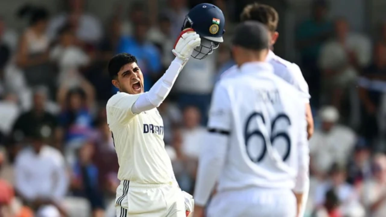 ಅದೇ ರೀತಿ, ಇಂಗ್ಲೆಂಡ್ ಪ್ರವಾಸದೊಂದಿಗೆ ಭಾರತ ಟೆಸ್ಟ್ ತಂಡದ ಚುಕ್ಕಾಣಿ ಹಿಡಿದಿದ್ದ ಶುಭಮನ್ ಗಿಲ್ ಕೂಡ ಗಮನಾರ್ಹ ಪ್ರದರ್ಶನ ನೀಡಿದರು. ಈ ಪ್ರವಾಸದಲ್ಲಿ ಆಡಿದ 5 ಟೆಸ್ಟ್‌ಗಳ 10 ಇನ್ನಿಂಗ್ಸ್‌ಗಳಲ್ಲಿ ಗಿಲ್ 75 ಕ್ಕಿಂತ ಹೆಚ್ಚು ಸರಾಸರಿಯಲ್ಲಿ 754 ರನ್ ಕಲೆಹಾಕಿದರು. ಇಡೀ ಸರಣಿಯಲ್ಲಿ 4 ಶತಕಗಳನ್ನು ಬಾರಿಸಿದರು