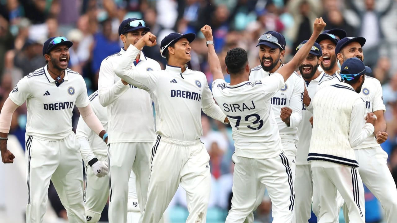 ಭಾರತ ಟೆಸ್ಟ್ ಕ್ರಿಕೆಟ್ ತಂಡದ ಯುವ ನಾಯಕ ಶುಭಮನ್ ಗಿಲ್, ಇಂಗ್ಲೆಂಡ್ ಪ್ರವಾಸದಲ್ಲಿ ತಮ್ಮ ನಾಯಕತ್ವ ಮತ್ತು ಬ್ಯಾಟಿಂಗ್ ಮೂಲಕ ಇತಿಹಾಸ ನಿರ್ಮಿಸಿದರು. ಈ ಸರಣಿಯನ್ನು ಗೆಲ್ಲಲಾಗದಿದ್ದರೂ 2-2 ರಿಂದ ಡ್ರಾದಲ್ಲಿ ಕೊನೆಗೊಳಿಸುವಲ್ಲಿ ಯಶಸ್ವಿಯಾದರು. ಆದಾಗ್ಯೂ ಗಿಲ್ ತಮ್ಮ ಚೊಚ್ಚಲ ನಾಯಕತ್ವದಲ್ಲಿ ಅದ್ಭುತ ಪ್ರದರ್ಶನ ನೀಡುವ ಮೂಲಕ ಇತಿಹಾಸ ಸೃಷ್ಟಿಸಿದರು.