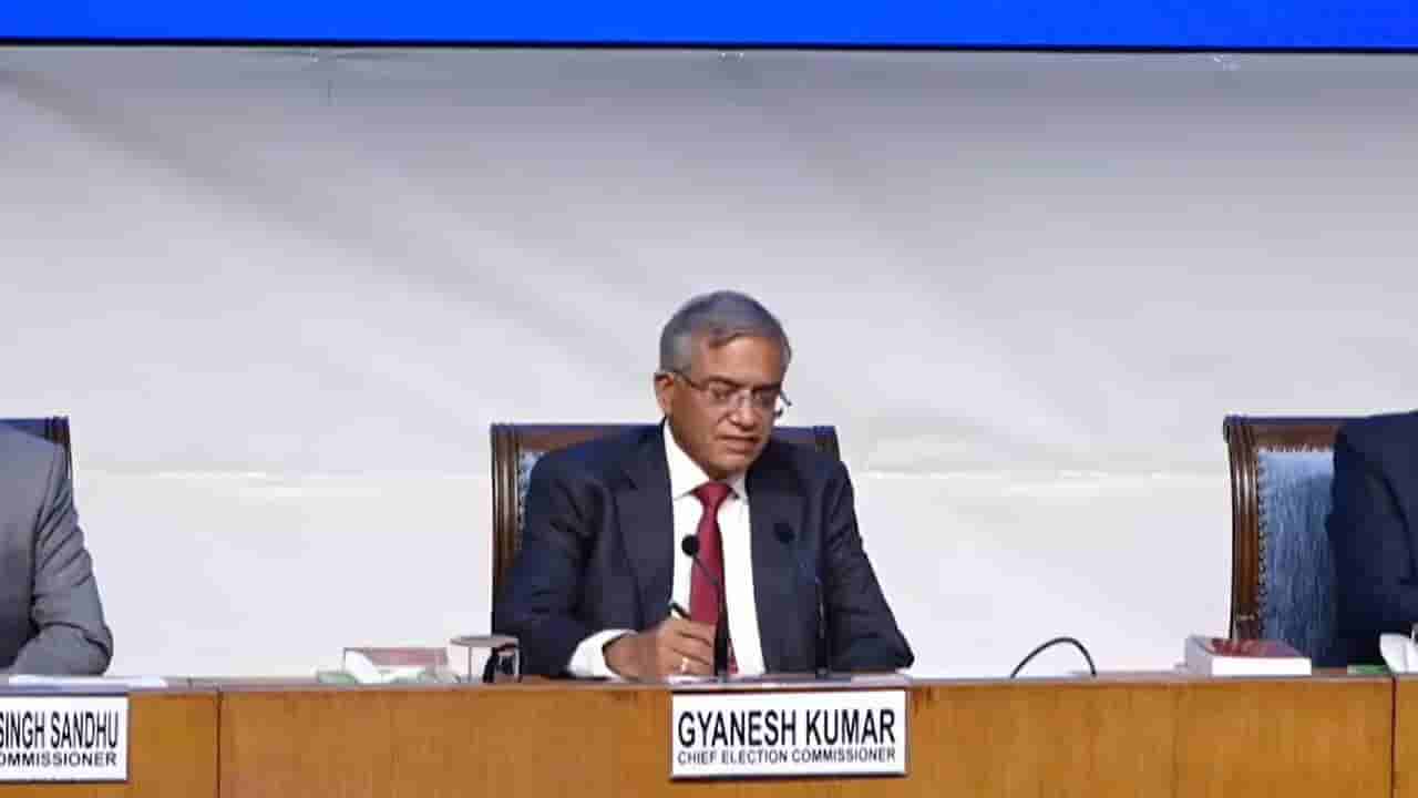 ತಮಗೆ ಎಲ್ಲಾ ರಾಜಕೀಯ ಪಕ್ಷಗಳು ಒಂದೇ; ಭೇದ ಭಾವ ಮಾಡಲು ಹೇಗೆ ಸಾಧ್ಯ?: ವಿಪಕ್ಷಗಳ ‘ಆರೋಪ’ಕ್ಕೆ ಚುನಾವಣಾ ಆಯೋಗ ಉತ್ತರ