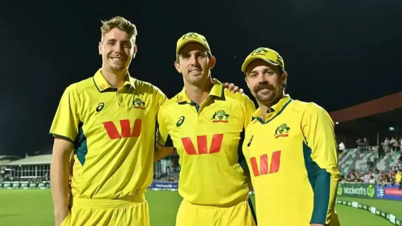 ಉಳಿದಂತೆ ದಕ್ಷಿಣ ಆಫ್ರಿಕಾ ವಿರುದ್ಧ ಮೆಕೆಯಲ್ಲಿ ನಡೆದ ಮೂರನೇ ಮತ್ತು ಅಂತಿಮ ಏಕದಿನ ಪಂದ್ಯದಲ್ಲಿ ಆಸ್ಟ್ರೇಲಿಯಾದ ಮೂವರು ಬ್ಯಾಟ್ಸ್‌ಮನ್‌ಗಳಾದ ಟ್ರಾವಿಸ್ ಹೆಡ್ (142), ಮಿಚೆಲ್ ಮಾರ್ಷ್ (100) ಮತ್ತು ಕ್ಯಾಮರೂನ್ ಗ್ರೀನ್ (ಔಟಾಗದೆ 118) ಶತಕಗಳನ್ನು ಬಾರಿಸಿದ್ದರು. ಈ ಪ್ರದರ್ಶನದಿಂದಾಗಿ ಈ ಮೂವರೂ ಶ್ರೇಯಾಂಕದಲ್ಲಿ ಸಾಕಷ್ಟು ಪ್ರಯೋಜನ ಪಡೆದಿದ್ದಾರೆ. 