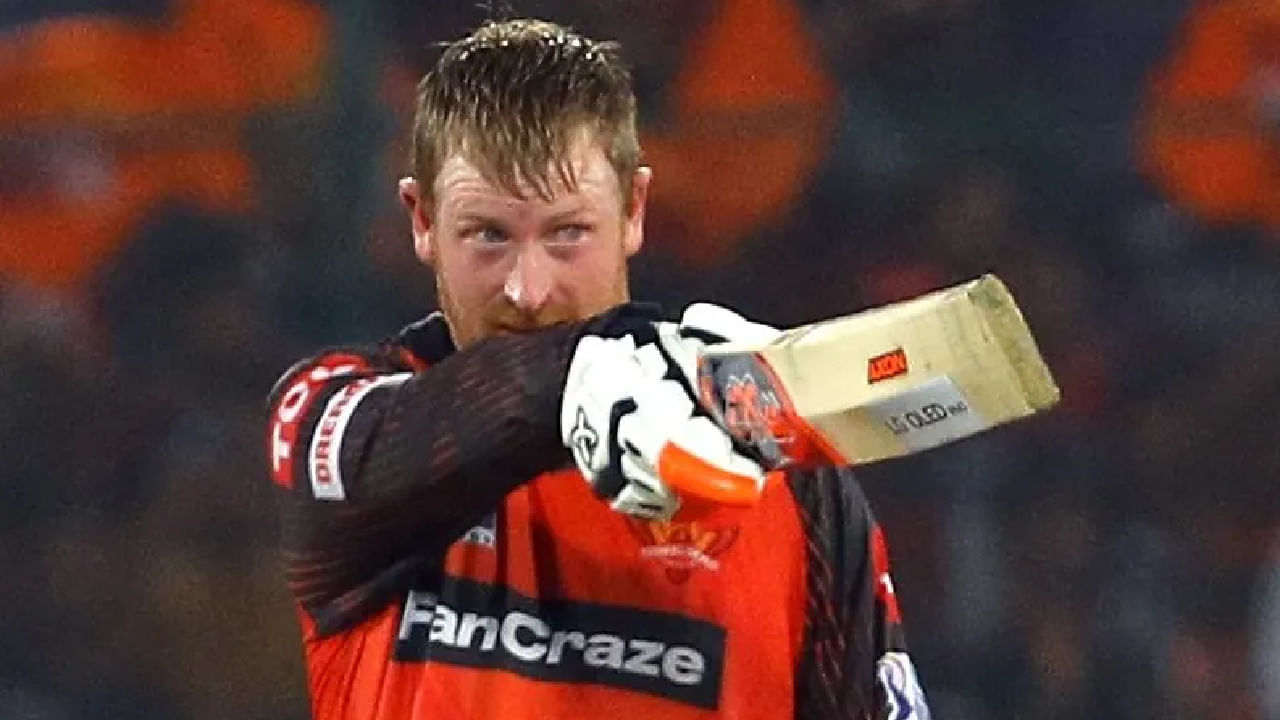 ಇದೀಗ ಇಂಗ್ಲೆಂಡ್​ನಲ್ಲಿ ನಡೆಯುತ್ತಿರುವ ದಿ ಹಂಡ್ರೆಡ್ ಲೀಗ್​ನಲ್ಲಿ ಹೆನ್ರಿಕ್ ಕ್ಲಾಸೆನ್ ಓವಲ್ ಇನ್ವಿನ್ಸಿಬಲ್ಸ್  ಪರ ಕಣಕ್ಕಿಳಿಯುತ್ತಿದ್ದಾರೆ. ಈ ಫ್ರಾಂಚೈಸಿ ಸೌತ್ ಆಫ್ರಿಕಾದ ಸ್ಫೋಟಕ ದಾಂಡಿಗನಿಗೆ ನೀಡುತ್ತಿರುವುದು ಬರೋಬ್ಬರಿ 2.32 ಕೋಟಿ ರೂ.