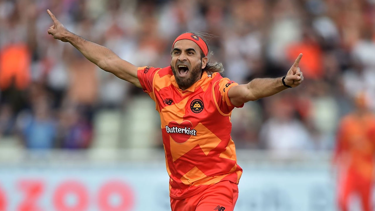 ದಿ ಹಂಡ್ರೆಡ್ ಲೀಗ್​ನಲ್ಲಿ ಕಣಕ್ಕಿಳಿದ ಅತ್ಯಂತ ಹಿರಿಯ ಆಟಗಾರ ಎಂಬ ದಾಖಲೆ ಇಮ್ರಾನ್ ತಾಹಿರ್ ಹೆಸರಿನಲ್ಲಿದೆ. 2023 ರಲ್ಲಿ ಬರ್ಮಿಂಗ್​ಹ್ಯಾಮ್ ಫಿನಿಕ್ಸ್ ಪರ ಕಣಕ್ಕಿಳಿಯುವ ಮೂಲಕ ಸೌತ್ ಆಫ್ರಿಕಾ ಸ್ಪಿನ್ನರ್ ಈ ದಾಖಲೆ ಬರೆದಿದ್ದಾರೆ. ಈ ವೇಳೆ ಇಮ್ರಾನ್ ತಾಹಿರ್ ಅವರ ವಯಸ್ಸು 43 ವರ್ಷ, 149 ದಿನಗಳಾಗಿತ್ತು.