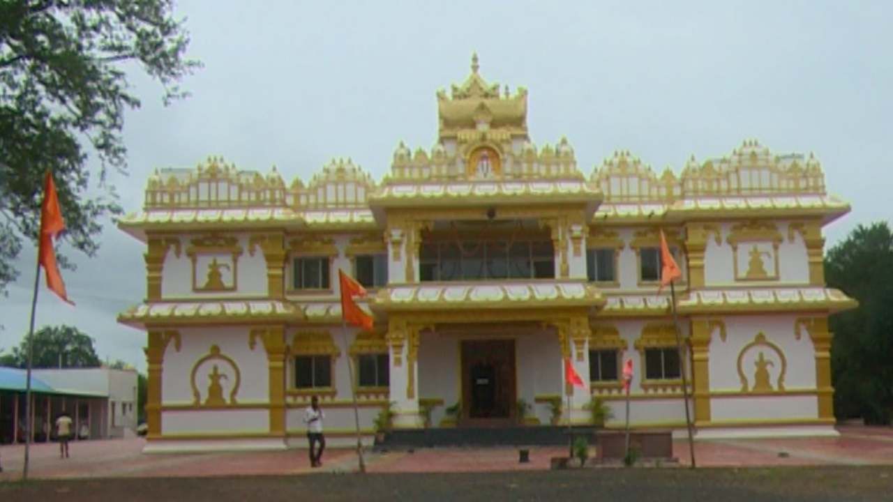 Independence Day: ವಿಜಯಪುರದಲ್ಲಿದೆ ಸ್ವಾತಂತ್ರ್ಯಕ್ಕಾಗಿ ಹೋರಾಡಿದ ಮಠ; ಆಂಗ್ಲರಿಗೆ ಸಿಂಹ ಸ್ವಪ್ನರಾಗಿದ್ದ ಅಂದಿನ ಪೀಠಾಧಿಪತಿ Independence Day: ವಿಜಯಪುರದಲ್ಲಿದೆ ಸ್ವಾತಂತ್ರ್ಯಕ್ಕಾಗಿ ಹೋರಾಡಿದ ಮಠ; ಆಂಗ್ಲರಿಗೆ ಸಿಂಹ ಸ್ವಪ್ನರಾಗಿದ್ದ ಅಂದಿನ ಪೀಠಾಧಿಪತಿ