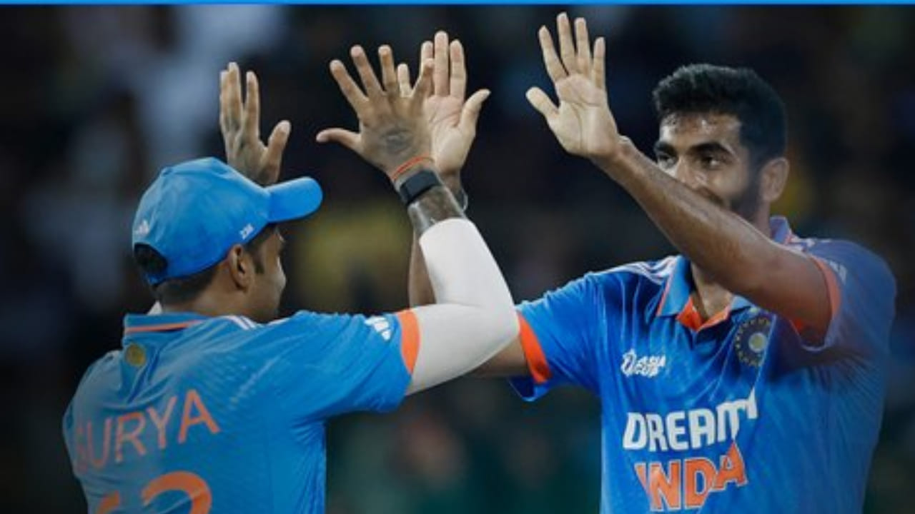 ಟೀಂ ಇಂಡಿಯಾ: ಸೂರ್ಯಕುಮಾರ್ ಯಾದವ್, ಶುಭ್ಮನ್ ಗಿಲ್, ಅಭಿಷೇಕ್ ಶರ್ಮಾ, ತಿಲಕ್ ವರ್ಮಾ, ಹಾರ್ದಿಕ್ ಪಾಂಡ್ಯ, ಶಿವಂ ದುಬೆ, ಅಕ್ಷರ್ ಪಟೇಲ್, ಜಿತೇಶ್ ಶರ್ಮಾ, ವರುಣ್ ಚಕ್ರವರ್ತಿ, ಅರ್ಷದೀಪ್ ಸಿಂಗ್, ಕುಲ್ದೀಪ್ ಯಾದವ್, ಸಂಜು ಸ್ಯಾಮ್ಸನ್, ಹರ್ಷಿತ್ ರಾಣಾ, ರಿಂಕು ಸಿಂಗ್, ಜಸ್ಪ್ರೀತ್ ಬುಮ್ರಾ. ಮೀಸಲು ಆಟಗಾರರು: ವಾಷಿಂಗ್ಟನ್ ಸುಂದರ್, ರಿಯಾನ್ ಪರಾಗ್, ಧ್ರುವ್ ಜುರೆಲ್, ಯಶಸ್ವಿ ಜೈಸ್ವಾಲ್