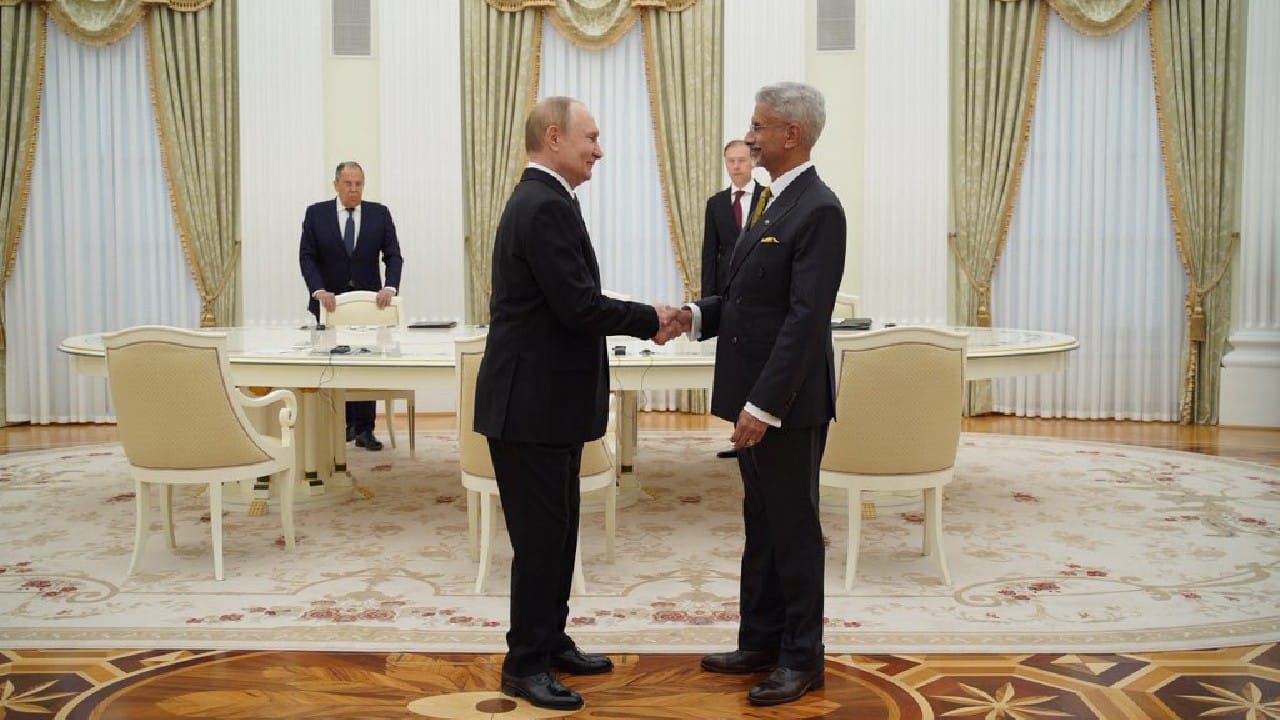 ರಷ್ಯಾ ಅಧ್ಯಕ್ಷ ವ್ಲಾಡಿಮಿರ್ ಪುಟಿನ್ ಅವರನ್ನು ಭೇಟಿಯಾದ ಸಚಿವ ಎಸ್. ಜೈಶಂಕರ್