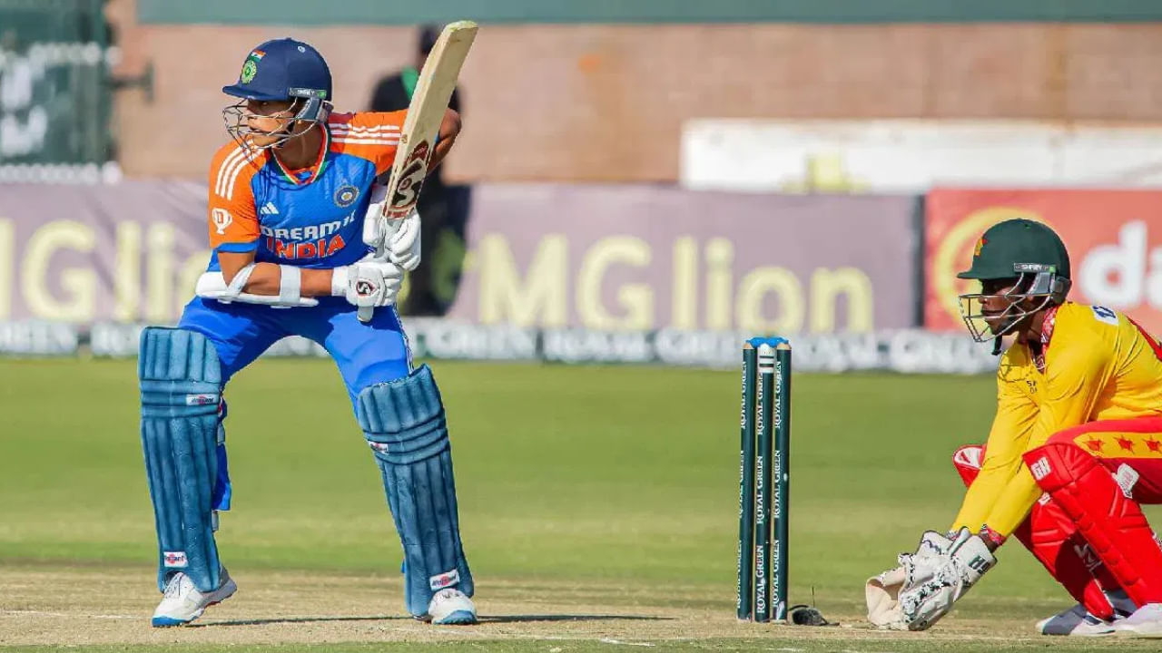 ಭಾರತ ಟೆಸ್ಟ್ ತಂಡದಲ್ಲಿ ಆರಂಭಿಕನಾಗಿ ಆಡುತ್ತಿರುವ ಯಶಸ್ವಿ ಜೈಸ್ವಾಲ್, ಐಪಿಎಲ್ನಲ್ಲಿ ರಾಜಸ್ಥಾನ ರಾಯಲ್ಸ್ ಪರ ಅತ್ಯುತ್ತಮ ಫಾರ್ಮ್ನಲ್ಲಿದ್ದರು. ಅಭಿಷೇಕ್ ಶರ್ಮಾ ಅವರಂತೆಯೇ, ಯಶಸ್ವಿ ಕೂಡ ತಮ್ಮ ಬಿರುಗಾಳಿಯ ಬ್ಯಾಟಿಂಗ್ಗೆ ಹೆಸರುವಾಸಿಯಾಗಿದ್ದಾರೆ. ಆದಾಗ್ಯೂ ಜುಲೈ 2024 ರಲ್ಲಿ ತಮ್ಮ ಕೊನೆಯ ಟಿ20 ಅಂತರರಾಷ್ಟ್ರೀಯ ಪಂದ್ಯವನ್ನು ಆಡಿರುವ ಜೈಸ್ವಾಲ್ಗೆ ತಂಡದಲ್ಲಿ ಸ್ಥಾನ ಸಿಗುತ್ತಾ ಎಂದು ಕಾದುನೋಡಬೇಕಿದೆ. ಯಶಸ್ವಿ ಭಾರತದ ಪರ 23 ಟಿ20 ಪಂದ್ಯಗಳಲ್ಲಿ 723 ರನ್ ಗಳಿಸಿದ್ದಾರೆ, ಇದರಲ್ಲಿ 1 ಶತಕ ಮತ್ತು ಐದು ಅರ್ಧಶತಕಗಳು ಸೇರಿವೆ.