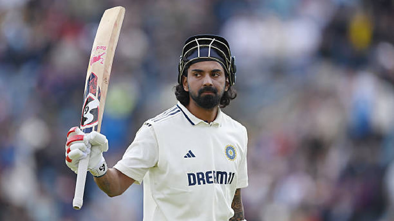 ಇನ್ನು ದ್ವಿತೀಯ ಇನಿಂಗ್ಸ್​ನಲ್ಲಿ 28 ಎಸೆತಗಳನ್ನು ಎದುರಿಸಿದರೂ ಕೆಎಲ್ ರಾಹುಲ್ ಕಲೆಹಾಕಿದ್ದು ಕೇವಲ 7 ರನ್​ಗಳು ಮಾತ್ರ. ಈ ಮೂಲಕ ಅಂತಿಮ ಪಂದ್ಯದಲ್ಲಿ 21 ರನ್​ಗಳಿಸಿ ಬ್ಯಾಟಿಂಗ್ ಮುಗಿಸಿದ್ದಾರೆ. ಈ ಇಪ್ಪತ್ತೊಂದು ರನ್​ಗಳೊಂದಿಗೆ ಕೆಎಲ್ಆರ್​ ಅವರು ಈ ಬಾರಿಯ ಸರಣಿಯಲ್ಲಿ ಒಟ್ಟು 532 ರನ್​ ಕಲೆಹಾಕಿದ್ದಾರೆ.