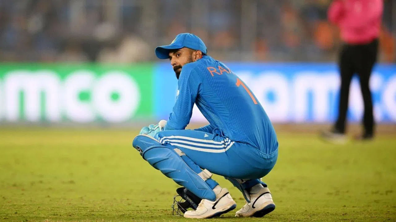 ಇದಾಗ್ಯೂ ಕಳೆದ ಬಾರಿಯ ಐಪಿಎಲ್​ನಲ್ಲಿ ಕೆಎಲ್ ರಾಹುಲ್ 539 ರನ್ ಕಲೆಹಾಕಿ ಮಿಂಚಿದ್ದರು. ಹೀಗಾಗಿ ಈ ಬಾರಿಯ ಏಷ್ಯಾಕಪ್​ ತಂಡದಲ್ಲಿ ಅವಕಾಶವನ್ನು ನಿರೀಕ್ಷಿಸಲಾಗಿತ್ತು. ಆದರೀಗ ಭಾರತ ಟಿ20 ತಂಡ ಪ್ರಕಟಗೊಂಡಿದ್ದು, ಈ ತಂಡದಲ್ಲಿ ಆವರ ಹೆಸರು ಕಾಣಿಸಿಕೊಂಡಿಲ್ಲ. ಹೀಗಾಗಿ ಕೆಎಲ್ ರಾಹುಲ್ ಅವರ ಟಿ20 ಕೆರಿಯರ್ ಅಂತ್ಯ ಎಂದರೆ ತಪ್ಪಾಗಲಾರದು.