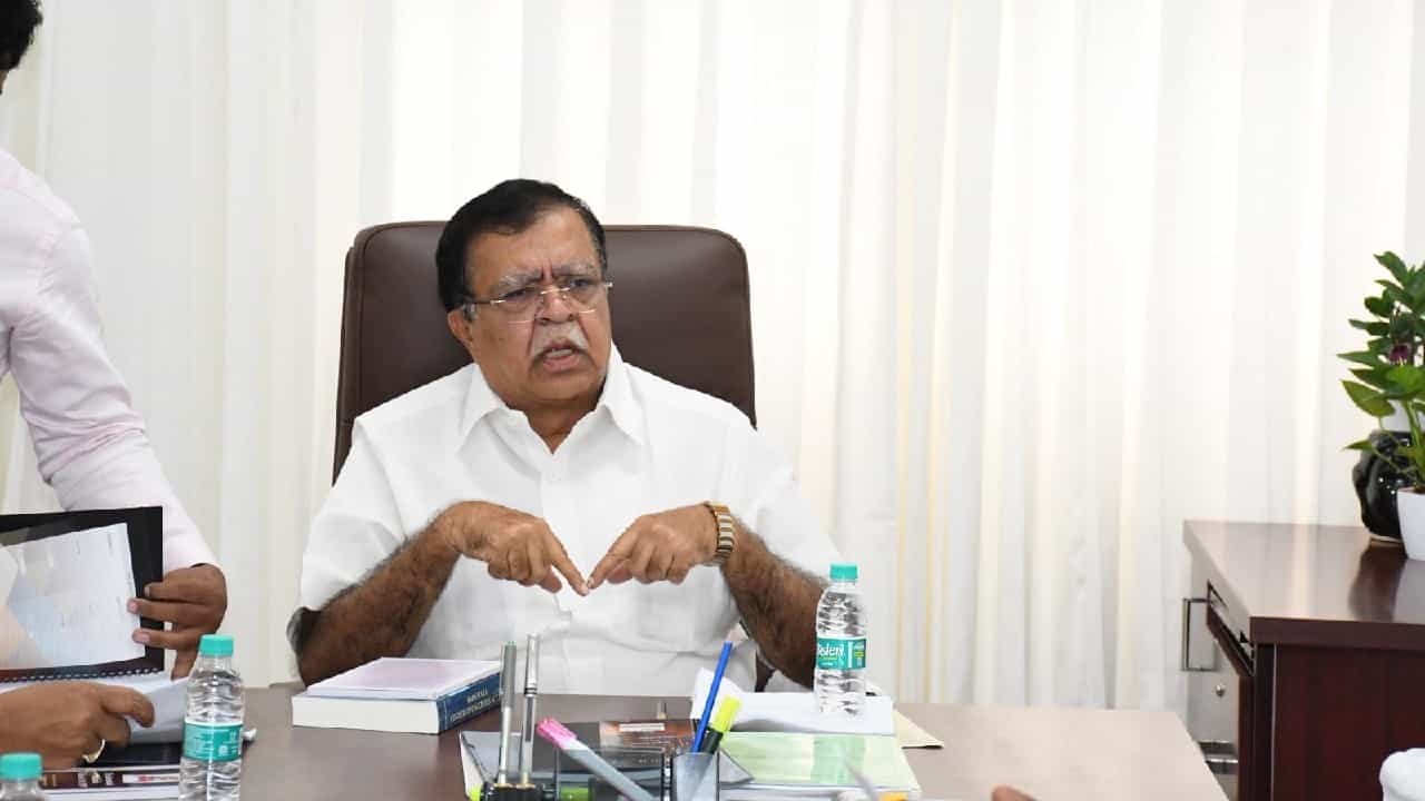 ಸಚಿವ ರಾಜಣ್ಣ ರಾಜೀನಾಮೆ ರಹಸ್ಯ; ದಿಢೀರ್ ನಿರ್ಧಾರದ ಹಿಂದಿನ ಕೈವಾಡ ಯಾರದ್ದು? ಸಚಿವ ರಾಜಣ್ಣ ರಾಜೀನಾಮೆ ರಹಸ್ಯ; ದಿಢೀರ್ ನಿರ್ಧಾರದ ಹಿಂದಿನ ಕೈವಾಡ ಯಾರದ್ದು?