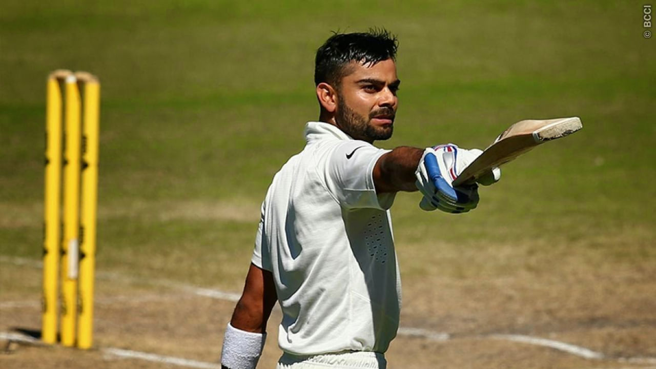 ಧೋನಿಯ ನಂತರ ಭಾರತ ಟೆಸ್ಟ್ ತಂಡದ ನಾಯಕತ್ವವಹಿಸಿಕೊಂಡಿದ್ದ ಕೊಹ್ಲಿ 2014 ರ ಆಸ್ಟ್ರೇಲಿಯಾ ಪ್ರವಾಸದಲ್ಲಿ ಅಮೋಘ ಪ್ರದರ್ಶನ ನೀಡಿದ್ದರು. ಆ ಪ್ರವಾಸದಲ್ಲಿ ಕೊಹ್ಲಿ ಆಡಿದ 4 ಟೆಸ್ಟ್‌ಗಳ 8 ಇನ್ನಿಂಗ್ಸ್‌ಗಳಲ್ಲಿ 86.50 ಸರಾಸರಿಯಲ್ಲಿ 692 ರನ್ ಕಲೆಹಾಕಿದ್ದರು. ಇದರಲ್ಲಿ 4 ಶತಕಗಳು ಸೇರಿದ್ದವು.