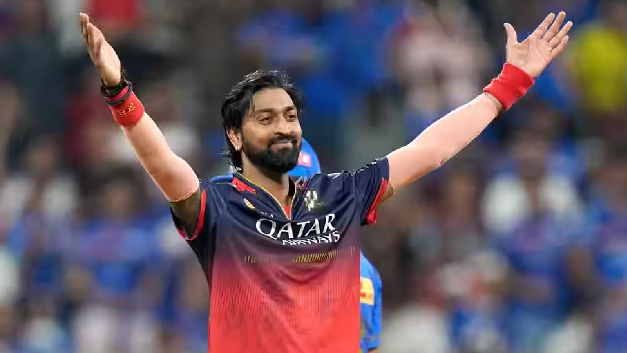 ಕೃನಾಲ್ ಪಾಂಡ್ಯ ಈವರೆಗೆ ಭಾರತ ತಂಡದ ಪರ 19 ಟಿ20 ಪಂದ್ಯಗಳನ್ನಾಡಿದ್ದಾರೆ. ಈ ವೇಳೆ 10 ಇನಿಂಗ್ಸ್​ಗಳಲ್ಲಿ ಬ್ಯಾಟ್ ಬೀಸಿರುವ ಅವರು 124 ರನ್​ ಕಲೆಹಾಕಿದ್ದಾರೆ. ಅಲ್ಲದೆ 15 ವಿಕೆಟ್​ಗಳನ್ನು ಸಹ ಕಬಳಿಸಿದ್ದಾರೆ. ಈ ಮೂಲಕ ಟೀಮ್ ಇಂಡಿಯಾ ಪರ ಆಲ್​ರೌಂಡರ್ ಪ್ರದರ್ಶನ ನೀಡಿದ್ದ ಕೃನಾಲ್ ಪಾಂಡ್ಯ ಇದೀಗ 4 ವರ್ಷಗಳ ಬಳಿಕ ಕಂಬ್ಯಾಕ್ ಮಾಡುವ ನಿರೀಕ್ಷೆಯಲ್ಲಿದ್ದಾರೆ.