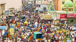 ವರಮಹಾಲಕ್ಷ್ಮಿ ಹಬ್ಬ: ಮಾರುಕಟ್ಟೆಗಳಲ್ಲಿ ಹೂವು, ಹಣ್ಣುಗಳ ಬೆಲೆ ಗಗನಕ್ಕೆ, ಬೆಚ್ಚಿಬಿದ್ದ ಗ್ರಾಹಕ