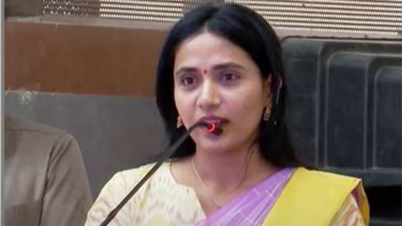 ಕಾಂಗ್ರೆಸ್ ನಾಯಕಿ ಕುಸುಮ ಹನುಮಂತರಾಯಪ್ಪ ಮನೆ ಮೇಲೂ ಈಡಿ ದಾಳಿ, ದಾಖಲೆ ಪರಿಶೀಲನೆ