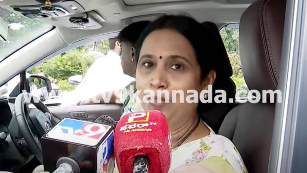 ರಾಜಣ್ಣ ಮಂತ್ರಿ ಸ್ಥಾನಕ್ಕೆ ಯಾಕೆ ರಾಜೀನಾಮೆ ನೀಡಿದರು ಅಂತ ನಂಗೊತ್ತಿಲ್ಲ: ಲಕ್ಷ್ಮಿ ಹೆಬ್ಬಾಳ್ಕರ್, ಸಚಿವೆ ರಾಜಣ್ಣ ಮಂತ್ರಿ ಸ್ಥಾನಕ್ಕೆ ಯಾಕೆ ರಾಜೀನಾಮೆ ನೀಡಿದರು ಅಂತ ನಂಗೊತ್ತಿಲ್ಲ: ಲಕ್ಷ್ಮಿ ಹೆಬ್ಬಾಳ್ಕರ್, ಸಚಿವೆ