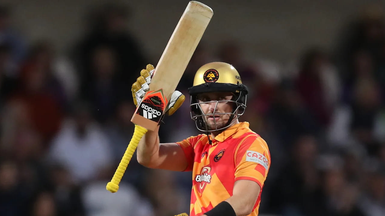 ಅಷ್ಟೇ ಅಲ್ಲದೆ ರಶೀದ್ ಖಾನ್ ವಿರುದ್ಧ ಅತೀ ಹೆಚ್ಚು ಸಿಕ್ಸ್ ಸಿಡಿಸಿದ ಹೆಗ್ಗಳಿಕೆಯನ್ನು ಸಹ ಲಿಯಾಮ್ ಲಿವಿಂಗ್​ಸ್ಟೋನ್ ತಮ್ಮದಾಗಿಸಿಕೊಂಡಿದ್ದಾರೆ. ಇದಕ್ಕೂ ಮುನ್ನ ಕ್ರಿಸ್ ಗೇಲ್ 12 ಸಿಕ್ಸ್ ಬಾರಿಸಿ ಅಗ್ರಸ್ಥಾನದಲ್ಲಿದ್ದರು. ಇದೀಗ ರಶೀದ್ ಖಾನ್ ಅವರ ವಿರುದ್ಧ 21 ಸಿಕ್ಸ್ ಸಿಡಿಸುವ ಮೂಲಕ ಲಿವಿಂಗ್​​​ಸ್ಟೋನ್ ಮತ್ತೊಂದು ಹೆಜ್ಜೆ ಮುಂದೆ ಹೋಗಿದ್ದಾರೆ.