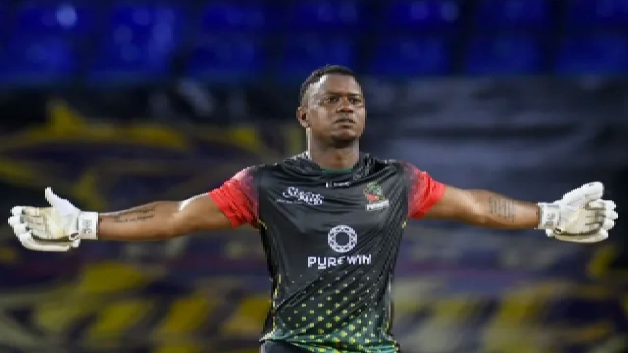 ಕೆರಿಬಿಯನ್ ಪ್ರೀಮಿಯರ್ ಲೀಗ್ನಲ್ಲಿ ಗಯಾನಾ ಅಮೆಝಾನ್ ವಾರಿಯರ್ಸ್ ಹಾಗೂ ಸೇಂಟ್ ಕಿಟ್ಸ್ ಅ್ಯಂಡ್ ನೆವಿಸ್ ಪೆಟ್ರಿಯಾಟ್ಸ್ ಪರ ಒಟ್ಟು 106 ಇನಿಂಗ್ಸ್ ಆಡಿರುವ ಎವಿನ್ ಲೂಯಿಸ್ 198 ಸಿಕ್ಸ್ ಸಿಡಿಸಿ ದಾಖಲೆ ನಿರ್ಮಿಸಿದ್ದರು. ಇದೀಗ ಈ ದಾಖಲೆ ಮುರಿಯುವಲ್ಲಿ ಕೀರನ್ ಪೊಲಾರ್ಡ್ ಯಶಸ್ವಿಯಾಗಿದ್ದಾರೆ.