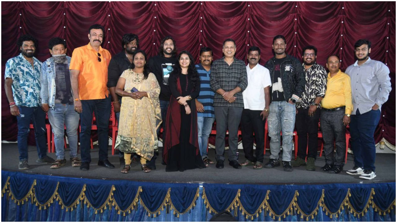 Maayavi Movie Team