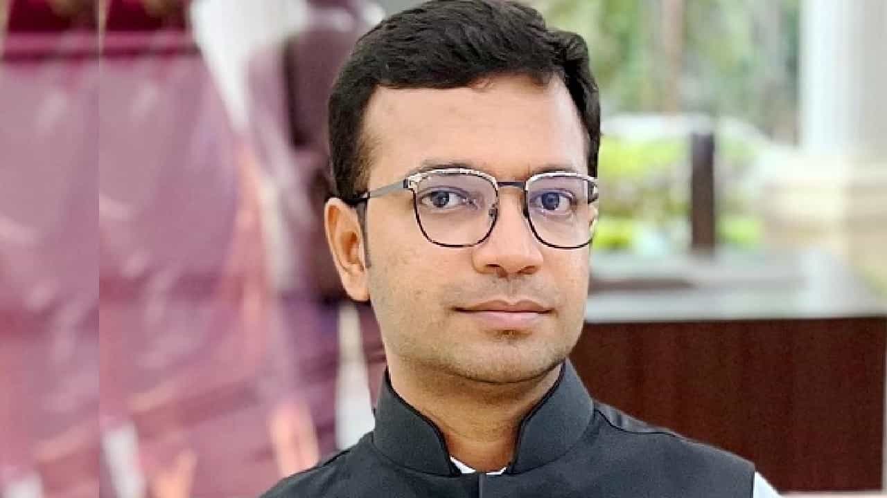 ಮೈಸೂರಿನ ಕೆ.ಎಸ್ ಮಧುಸೂದನ್ಗೆ ರಾಷ್ಟ್ರೀಯ ಶಿಕ್ಷಕ ಪ್ರಶಸ್ತಿ ಪ್ರಕಟ; ಸೆ. 5ರಂದು ರಾಷ್ಟ್ರಪತಿಯಿಂದ ಪ್ರದಾನ ಮೈಸೂರಿನ ಕೆ.ಎಸ್ ಮಧುಸೂದನ್ಗೆ ರಾಷ್ಟ್ರೀಯ ಶಿಕ್ಷಕ ಪ್ರಶಸ್ತಿ ಪ್ರಕಟ; ಸೆ. 5ರಂದು ರಾಷ್ಟ್ರಪತಿಯಿಂದ ಪ್ರದಾನ