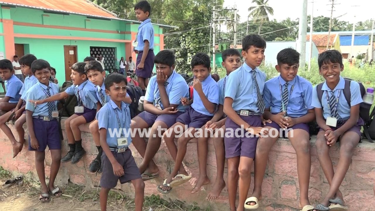 ಮಂಡ್ಯ: ಮೊಟ್ಟೆ ಕೊಟ್ಟಿದ್ದಕ್ಕೆ ಆಲಕೆರೆ ಸರ್ಕಾರಿ ಶಾಲೆ ತೊರೆದ 70 ವಿದ್ಯಾರ್ಥಿಗಳು!
