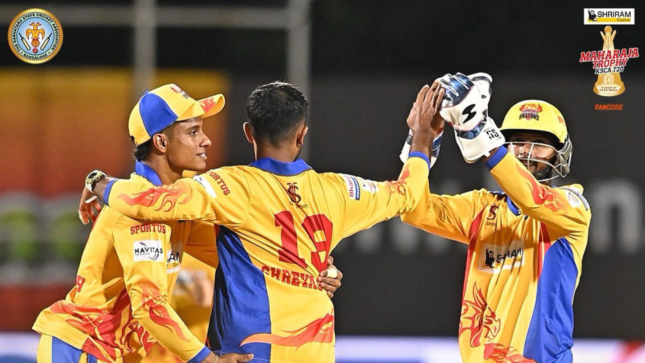 ಎರಡನೇ ಸ್ಥಾನದಲ್ಲಿರುವ ಮಂಗಳೂರು ಡ್ರಾಗನ್ಸ್ ತಂಡ ಲೀಗ್ ಹಂತದ ಕೊನೆಯ ಪಂದ್ಯವನ್ನಾಡುತ್ತಿದ್ದು, ಈ ಪಂದ್ಯವನ್ನು ಸೋತರೂ ಪ್ಲೇ ಆಫ್​ಗೇರಲಿದೆ. ಪ್ರಸ್ತುತ ತಂಡ ಆಡಿದ 9 ಪಂದ್ಯಗಳಲ್ಲಿ 6 ರಲ್ಲಿ ಗೆದ್ದು, 2 ರಲ್ಲಿ ಸೋತಿದ್ದು, 13 ಅಂಕ ಪಡೆದುಕೊಂಡಿದೆ.